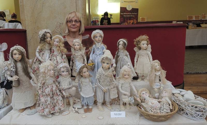 Panenky, které Monika vyrábí, jsou tzv. umělecké panenky, autorské, protože vždy existuje jen jeden kus a panenkář ho vyrobí celý sám