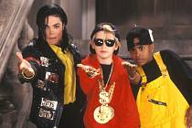 Michael Jackson ve videoklipu k písni Black or White