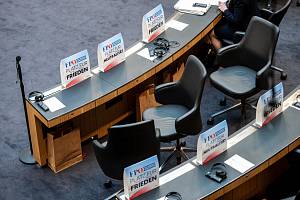 Poslanci rakouských Svobodných dramaticky odešli ze sálu při videoprojevu ukrajinského prezidenta Volodymyra Zelenského