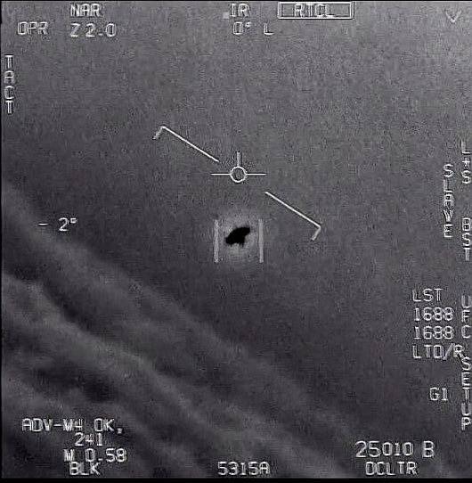 Neidentifikovaný létající objekt (UFO) na záběrech amerického letectva