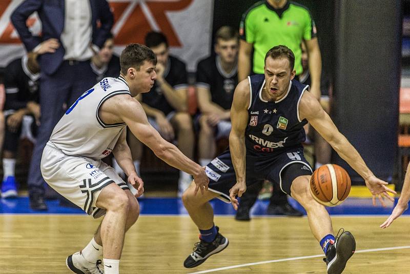 Momentka z utkání basketbalové Kooperativa NBL mezi USK Praha a Děčínem.