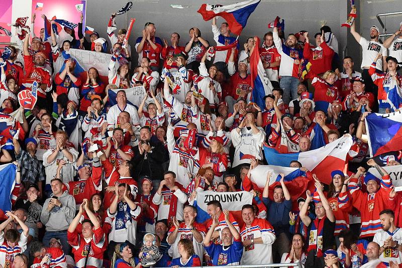 Bratislava 19.5.2019 - Mistrovství světa v Bratislavě - skupina B - Česko v bílém proti Rakousku v červeném
