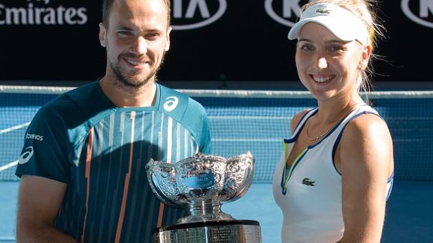 Ruska Jelena Vesninová a Brazilec Bruno Soares.