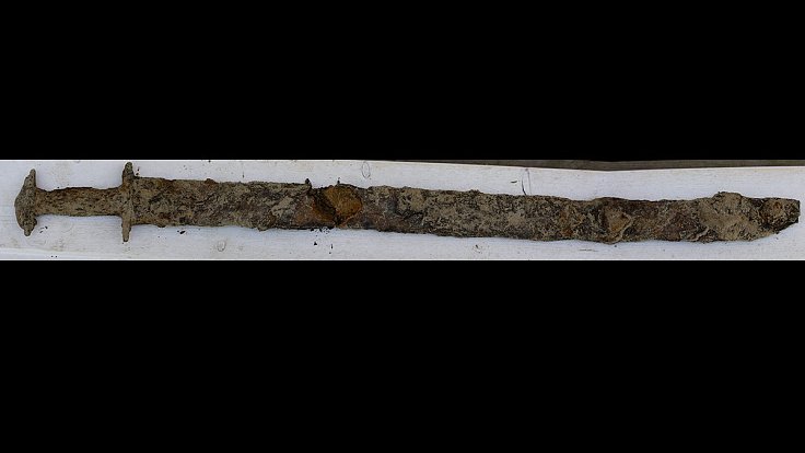 Nalezený meč je podle odborníků 1500 let starý.