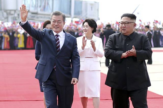 Jihokorejský prezident Mun Če-in a severokorejský vůdce Kim Čong-un na summitu v Pchjongjangu