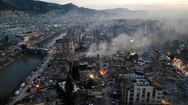 Následky ničivého zemětřesení, které zasáhlo Turecko