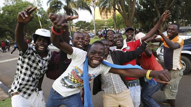Oslavy v ulicích hlavního města Zimbabwe Harare