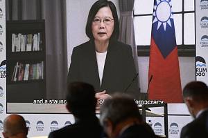 Tchajwanská prezidentka Cchaj Jing-wen vystoupila 11. října 2021 v Praze přes videopřenos na mezinárodní konferenci Forum 2000