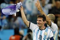 Lionel Messi se raduje z postupu do finále.