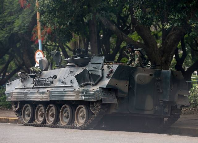 Zimbabwská armáda převzala kontrolu nad hlavním městem