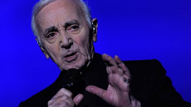 Francouzský šansoniér Charles Aznavour
