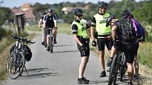 Policie kontroluje cyklisty