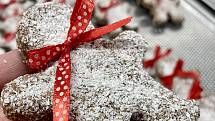 Vánoční cukroví vzhledově dost připomíná to lidské. Liší se na první pohled asi jen strukturou. Složení je ale úplně jiné, vyhovující nárokům na psí zdraví