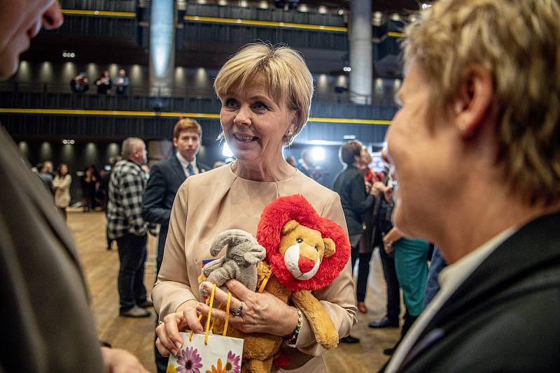 Mezi nejlépe léčitelnými nádory je na prvním místě rakovina štítné žlázy. Právě s tou má zkušenost i manželka nově zvoleného prezidenta Petra Pavla.