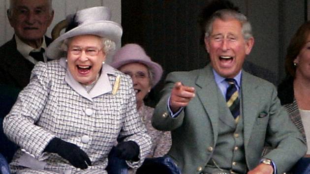 Královna Alžběta a princ Charles v roce 2006.