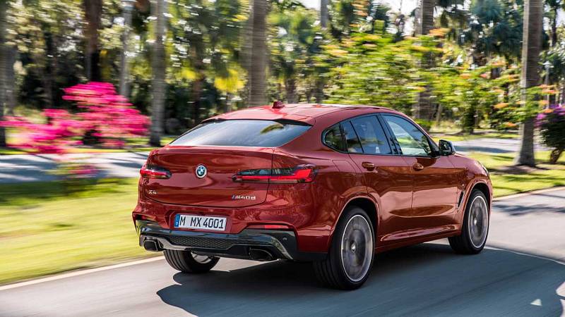 BMW X4.