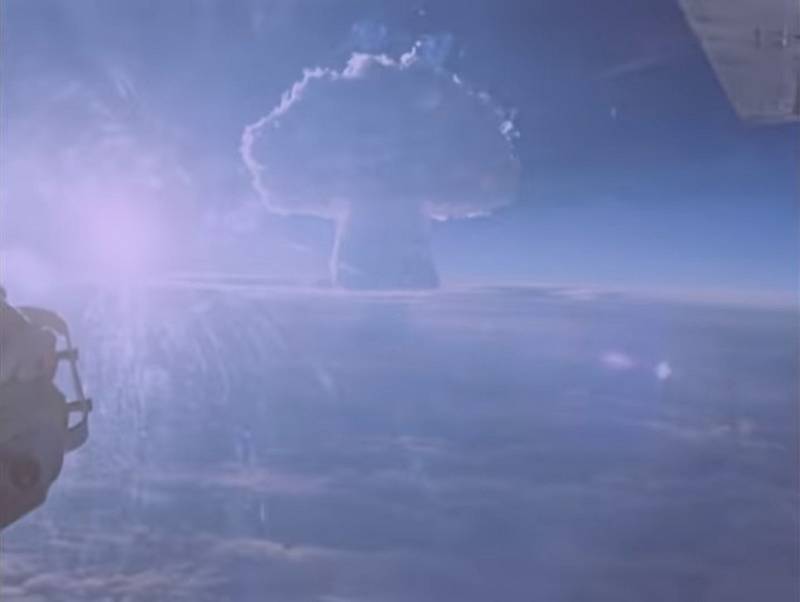Exploze jaderné bomby byla vidět z letadel vzdálených i stovky kilometrů