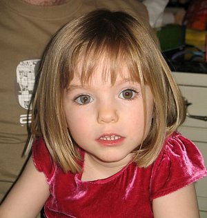 Pohřešovaná britská dívka Maddie McCann z Velké Británie ve věku čtyř let.