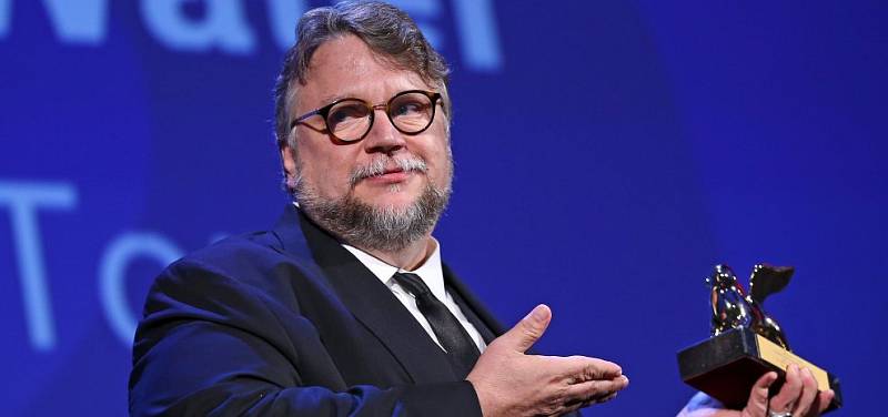 The Shape of Water (Tvar vody) režiséra Guillermo del Toro získal v Benátkách Zlatého lva.