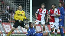 Brankář Vaniak letos v Edenu poprvé inkasoval, Slavia přesto nad Brnem zvítězila 2:1.