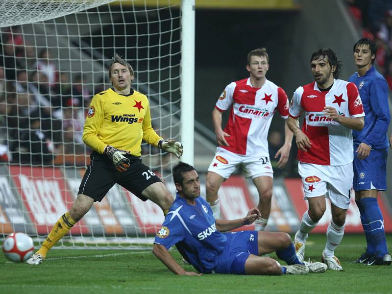 Brankář Vaniak letos v Edenu poprvé inkasoval, Slavia přesto nad Brnem zvítězila 2:1.