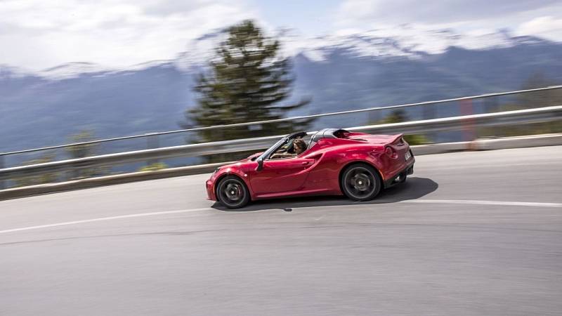 Alfa Romeo 4C Spider.