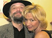 Jana Paulová se svým mužem Milanem Svobodou na koncertě v pražském Vinohradském divadle.   