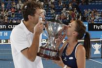 Polští tenisté Agnieszka Radwaňská a Jerzy Janowicz se zařadili mezi vítěze Hopman Cupu.