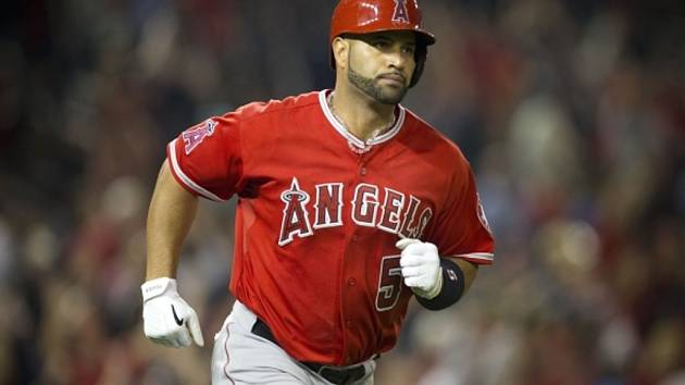 Basebaliista Los Angeles Albert Pujols dosáhl na hranici 500 homerunů v MLB.