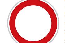 Dopravní značka „Zákaz vjezdu všech vozidel (v obou směrech)“ 