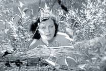 Bez svršků. Heda Lamarr ve slavné scéně u řeky.