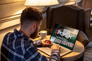 Mezi nejpopulárnější hazardní hry patří poker. Podle některých se ale jedná o sport - od hazardu jej totiž odlišuje nutnost znalostí, taktiky a možnost hru ovlivnit.