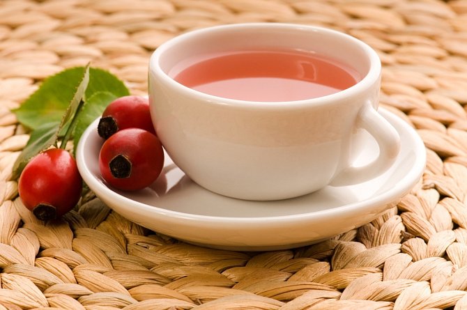 Šípkový čaj pomáhá proti chřipce a nachlazení.