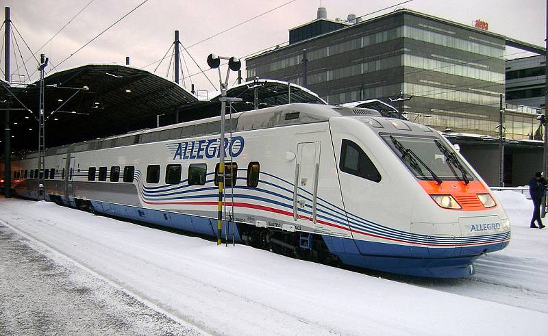 Vlaková linka Allegro operující mezi Petrohradem a Helsinkami je nyní jednou z mála únikových cest pro Rusy, kteří se rozhodli opustit rodnou zemi. Na snímku linka Allegro na nádraží v Helsinkách.