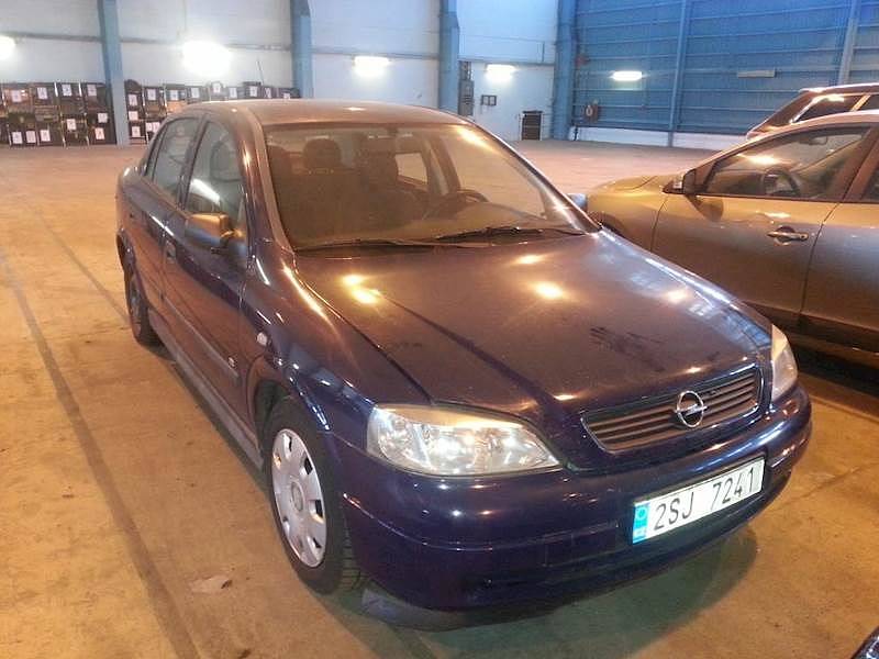 Opel Astra Classic s motorem 1,6 z roku 2004 za 50 000 Kča 2