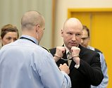  V Norsku dnes končí soudní jednání v případu, v němž terorista Anders Behring Breivik kvůli podmínkám svého věznění žaluje stát za porušování lidských práv.