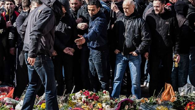 Úterní teroristické útoky v Bruselu si podle nové bilance vyžádaly nejméně 35 mrtvých včetně tří útočníků. 
