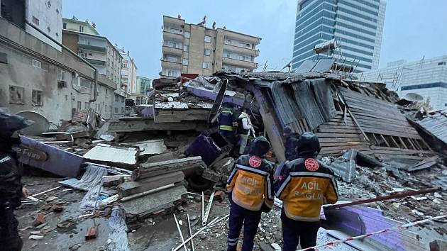 Turecko a Sýrii zasáhlo ničivé zemětřesení