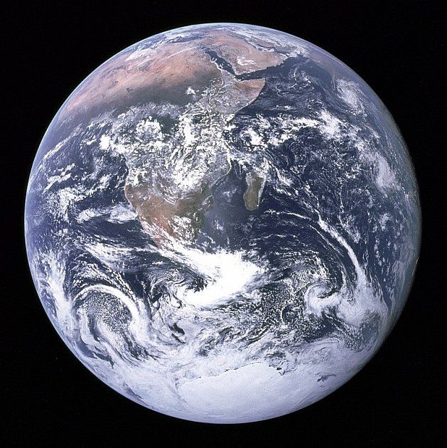 Nejznámější snímek Země pořízený z vesmíru nese název Modrá skleněnka. Fotku pořídili astronauti při misi Apollo 17.