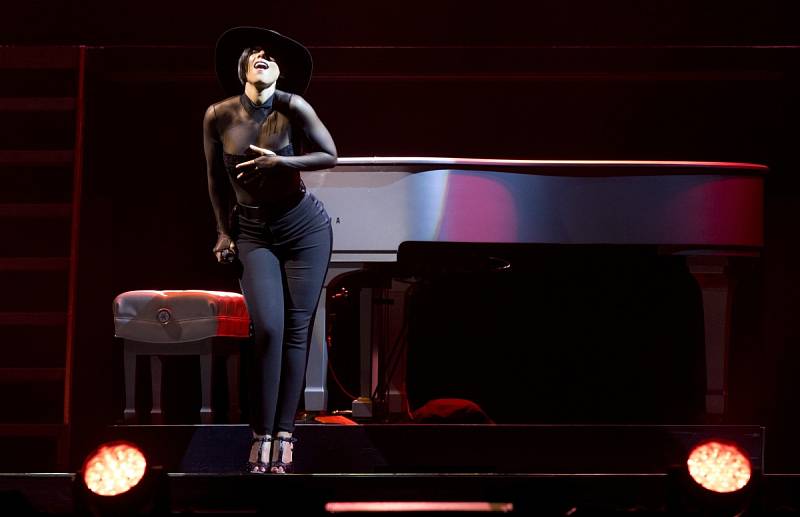 Zpěvačka Alicia Keys vystoupila 12. června v pražské O2 Areně.