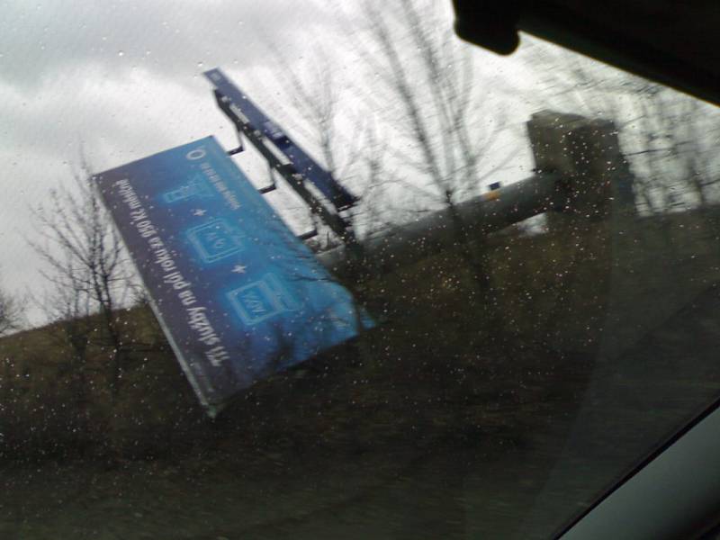 Jak dopadl billboard u dálnice D8