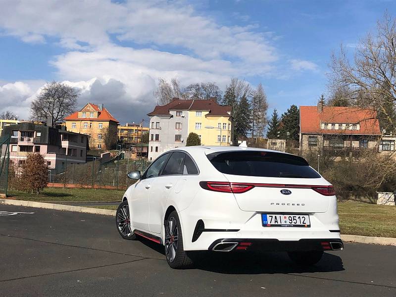 Test Kia ProCeed GT 1,6 T-GDI DCT