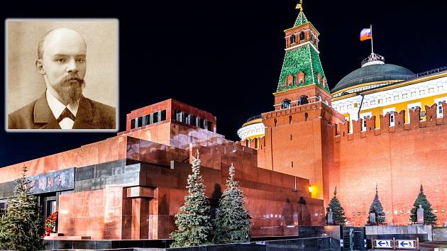 Mauzoleum s Leninem uvnitř stojí na Rudém náměstí v Moskvě.