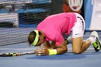Oslava. Tak se radoval Rafael Nadal, když postoupil do 3. kola Australian Open