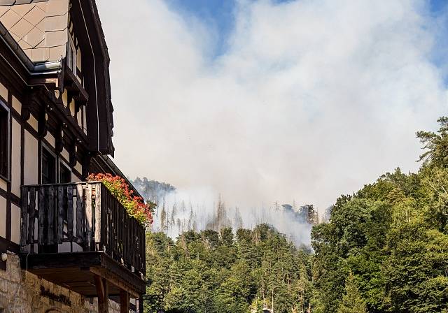 Lesní požár v Českém Švýcarsku