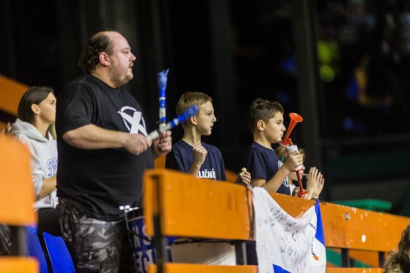 Momentka z utkání basketbalové Kooperativa NBL mezi USK Praha a Děčínem.