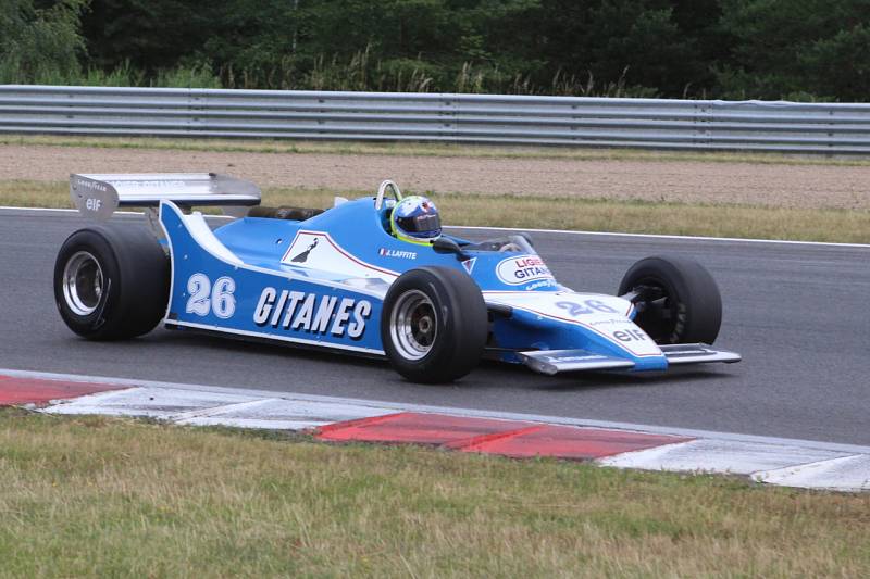 Pěkně se v závěrečných kolech rozjel Ligier JS11 z roku 1979