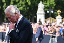 Princ Charles, nyní nový britský panovník Karel III. při návratu do Buckinghamského paláce v pátek 9. září.