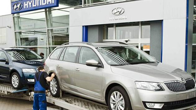 Hyundai navezl ke svým autorizovaným prodejcům po celém Česku vozy Škoda Octavia.