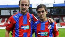 Roman Hubník (vlevo) a Martin Pospíšil se představili coby nové posily FC Viktoria Plzeň.